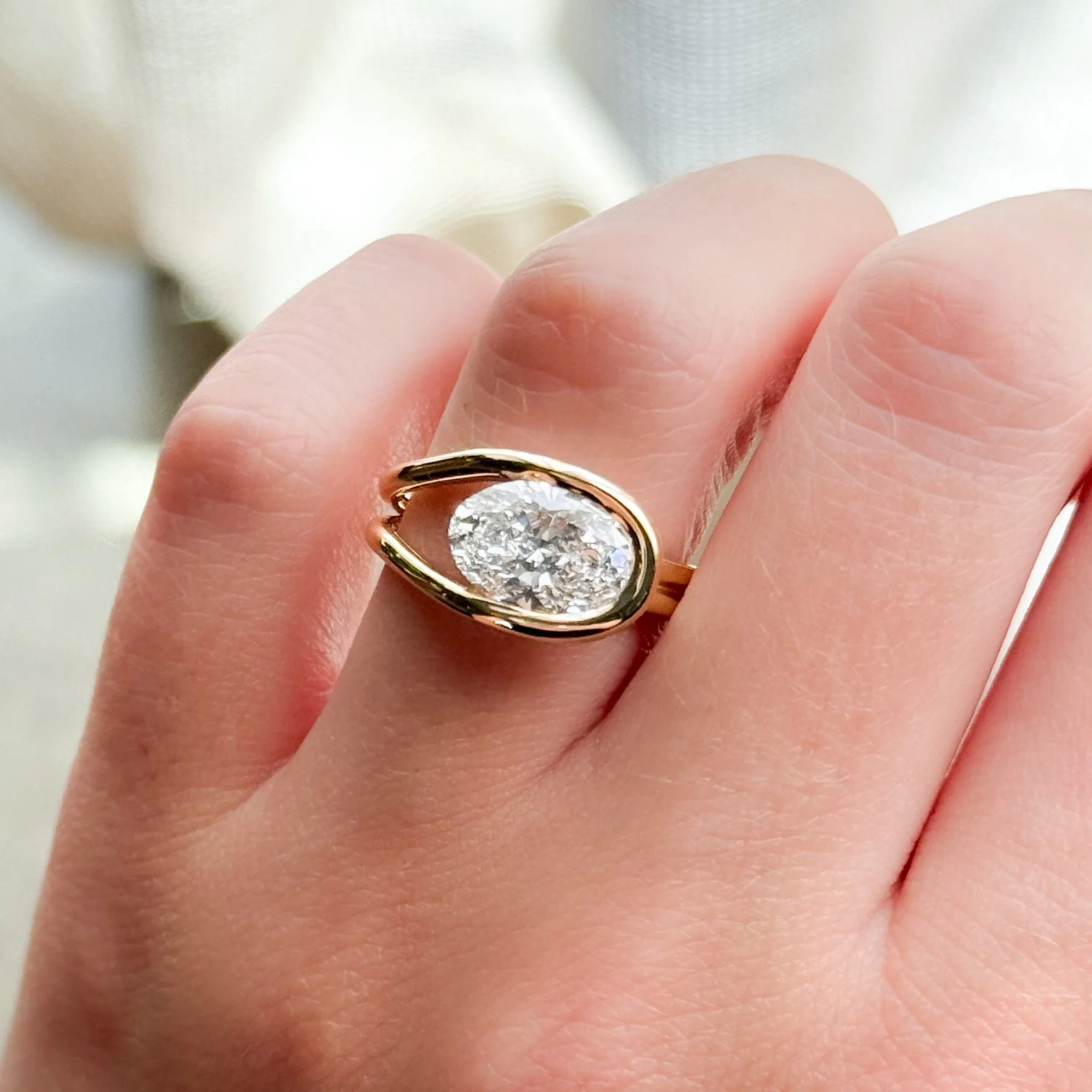 Lasso Engagement Ring with Oval Cut Diamond - Image 7