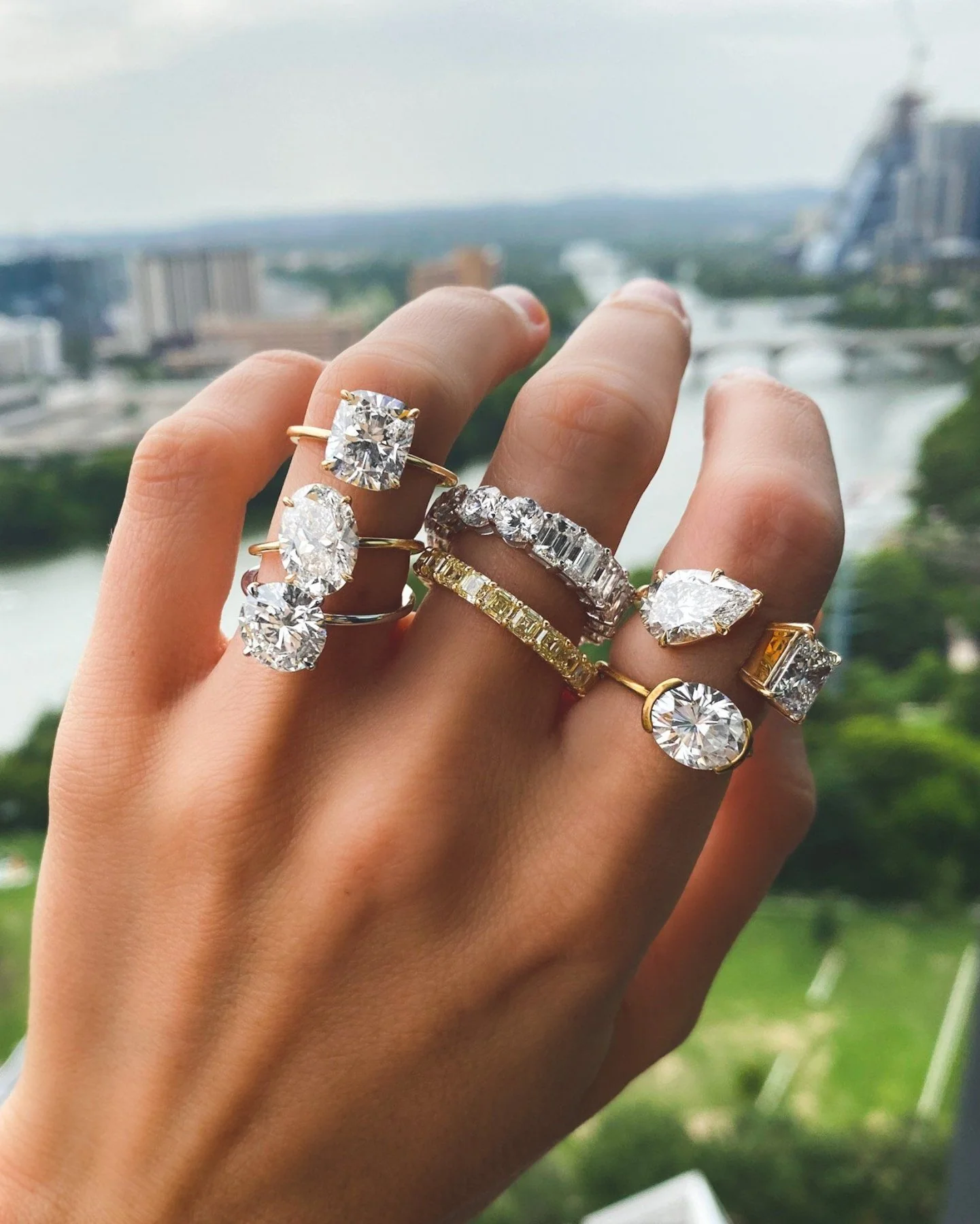 Reversible Diamond Eternity band (Round/Emerald Cut) - Image 5